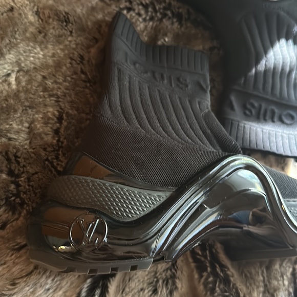 1000% authentic Louis Vuitton women’s archlight sneaker size 38 - Picture 5 of 6